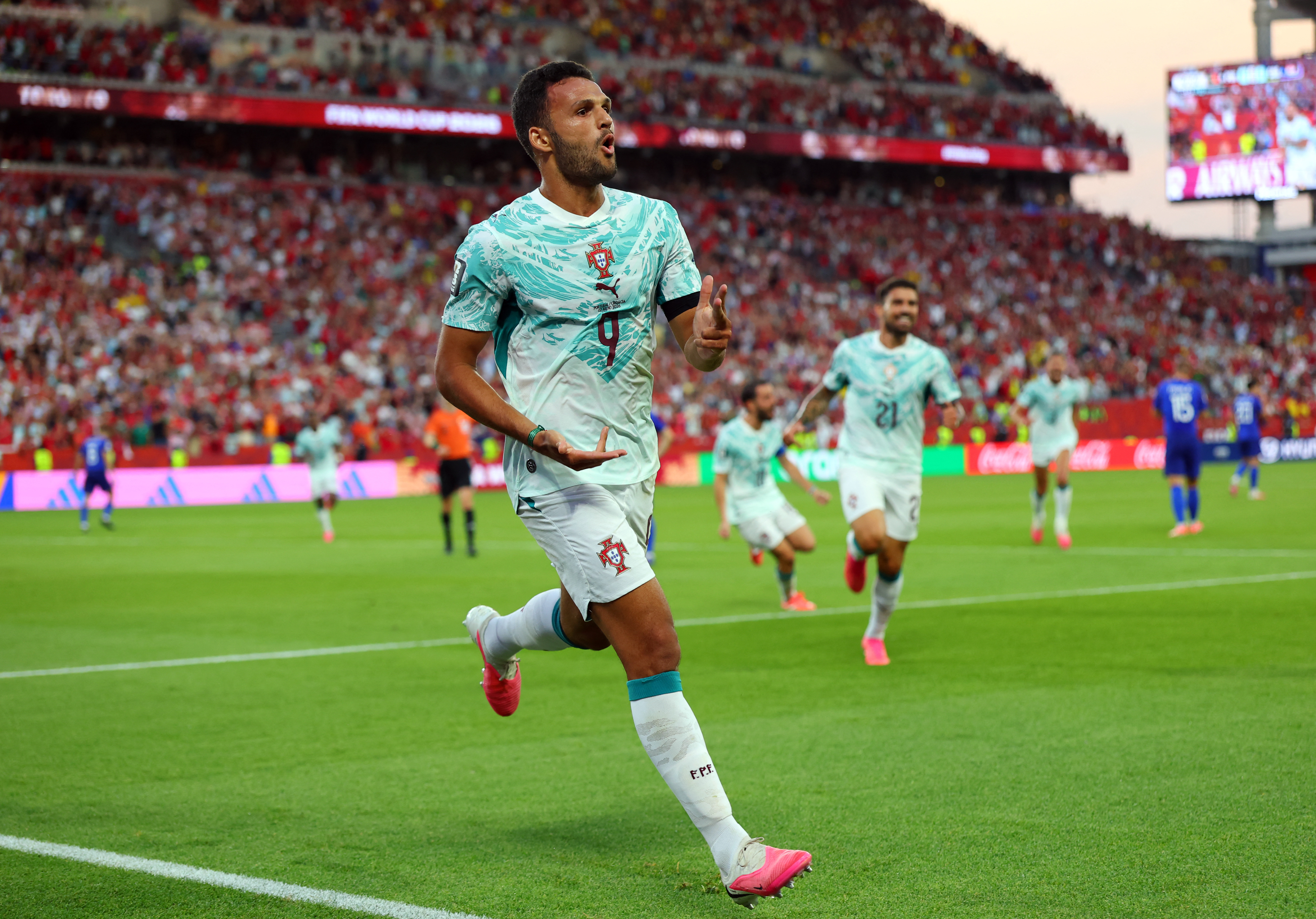 Late drama as Ronaldo, Ramos fire Portugal past Croatia to book last-16 tie with Spain