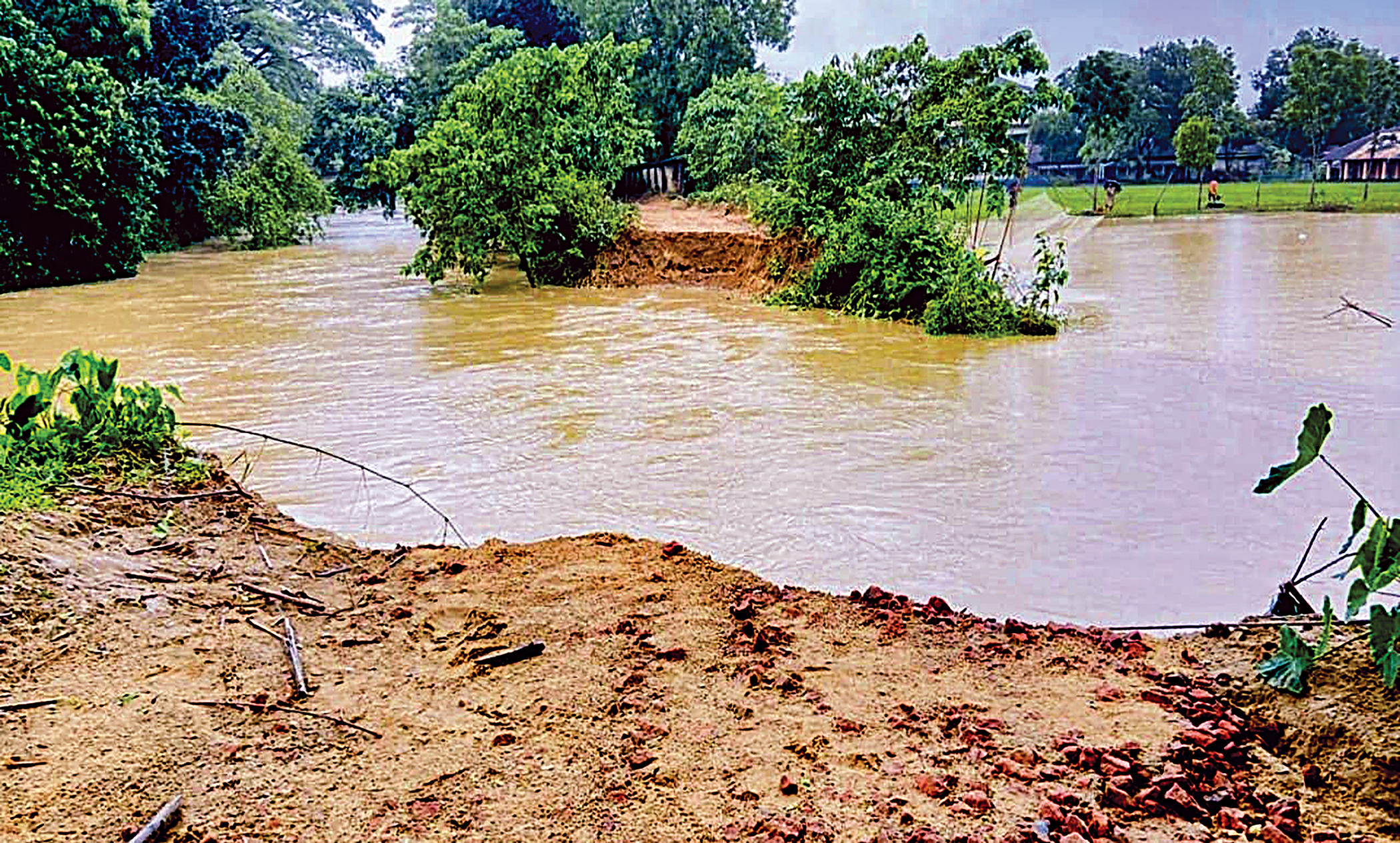 Flash floods hit northern, eastern regions