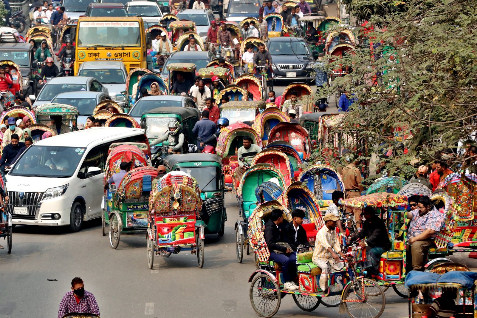 Why aren’t we talking about the health risks of battery rickshaws?