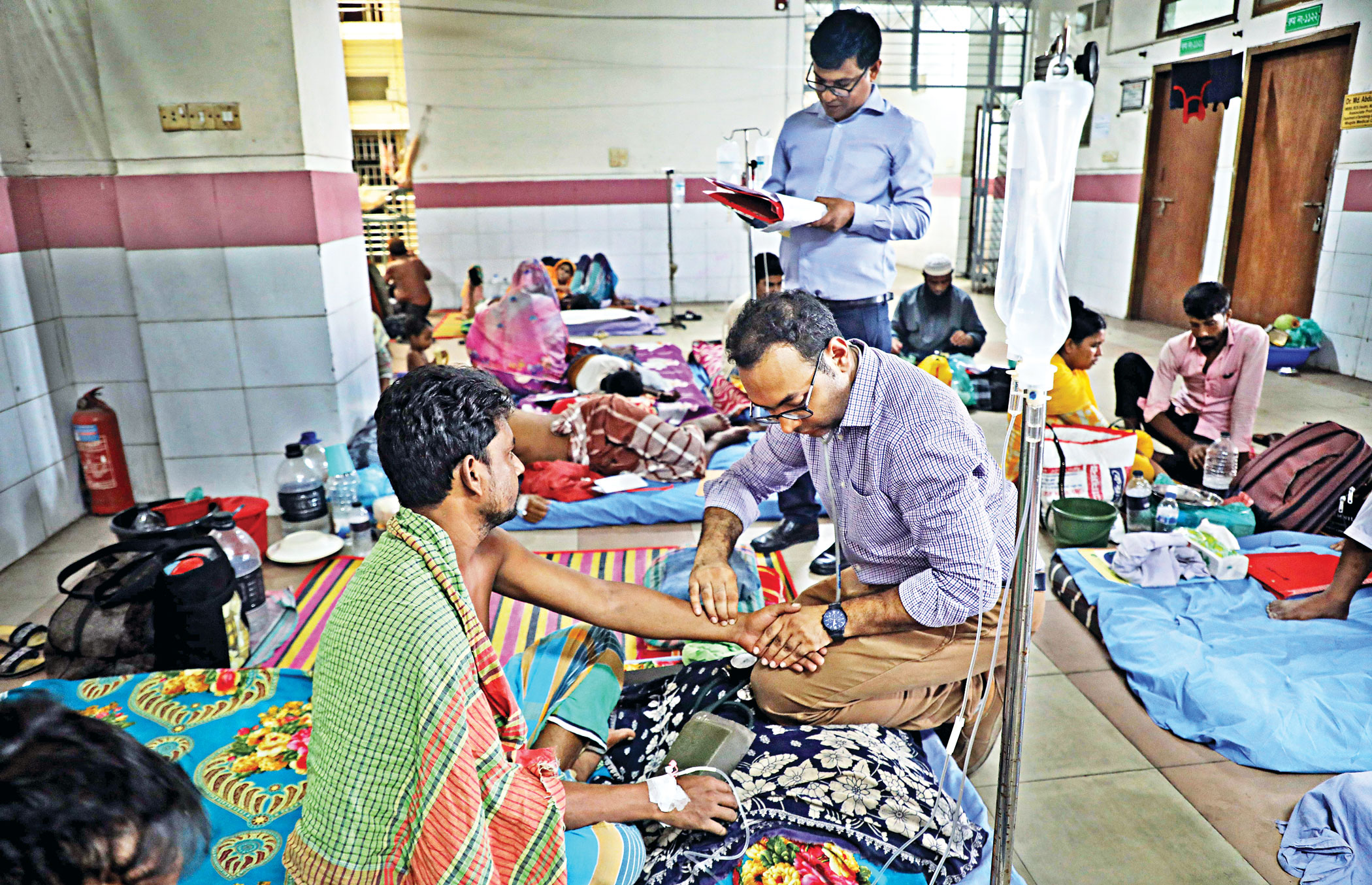 Surge in dengue deaths breaks monthly records
