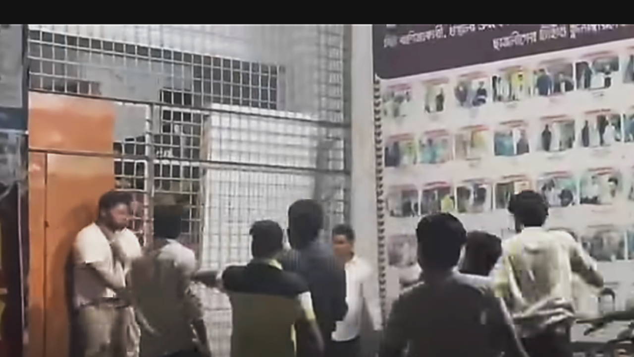 Daily Star RU correspondent among 4 journalists injured in Chhatra Dal attack