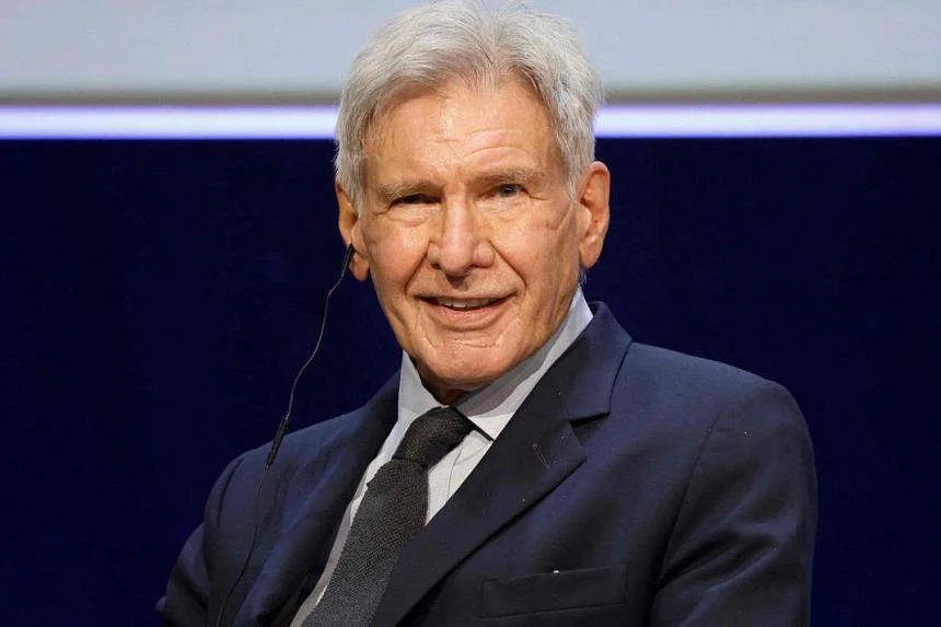  Standing ovation as Harrison Ford presents new Indiana Jones at Disney expo 