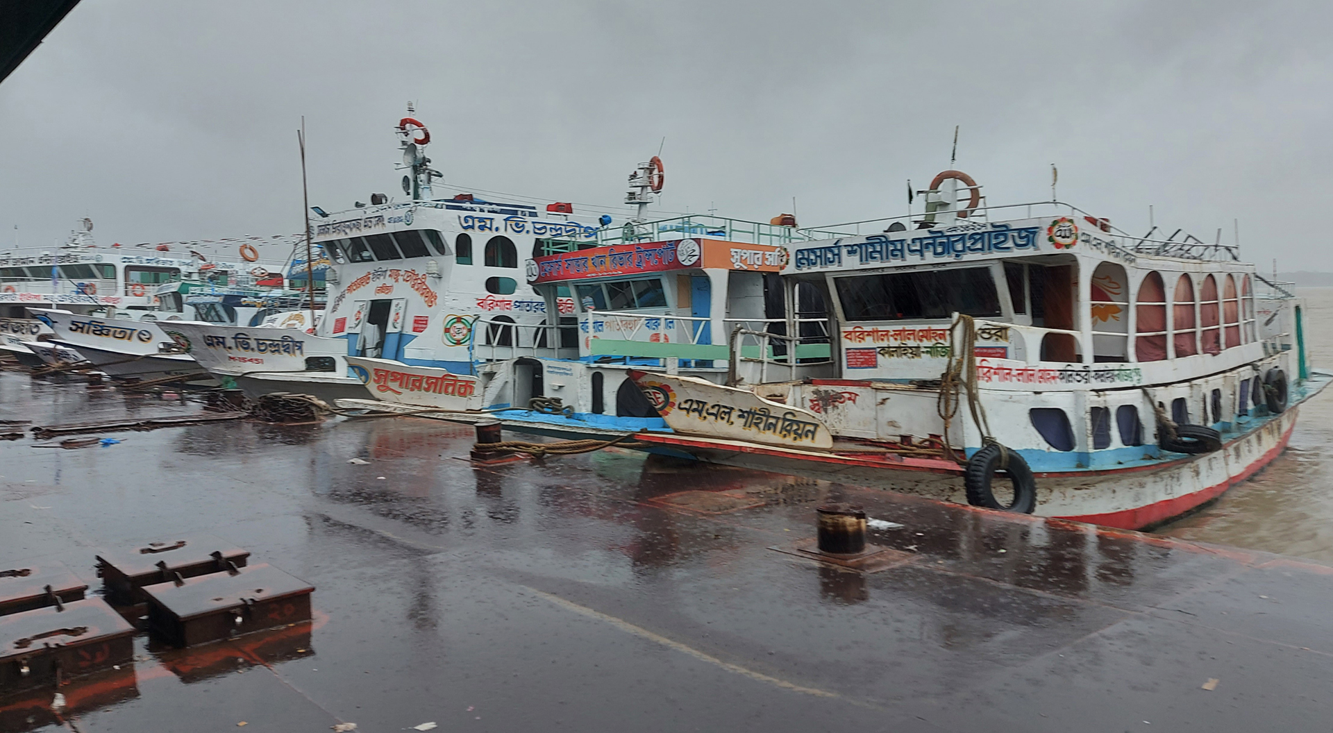 Cyclone Sitrang: Rain halts launch services in Barishal, Bhola 