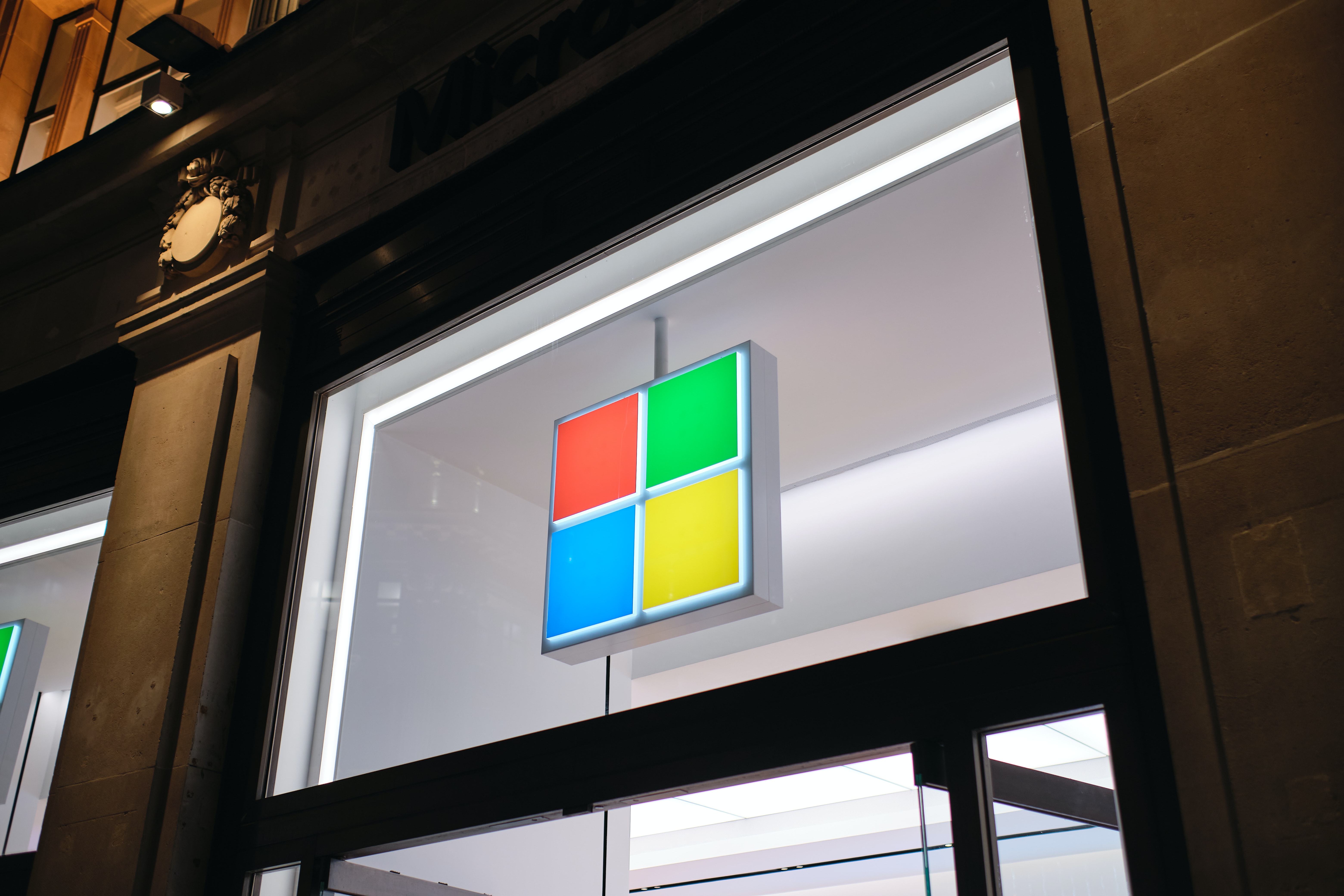 Microsoft wants to use ChatGPT in Word and Outlook: reports