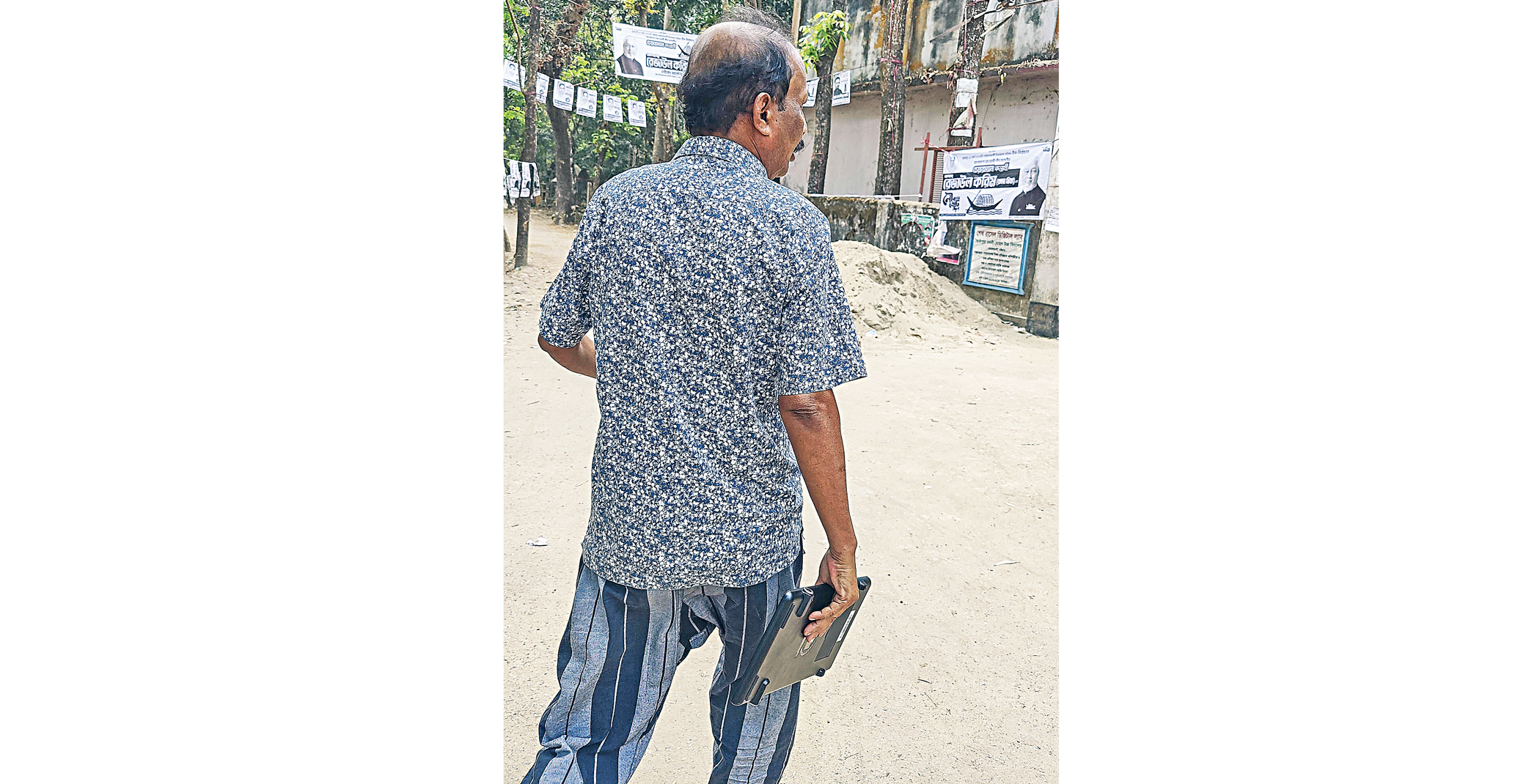 AL leader held after taking away EVM panel from centre