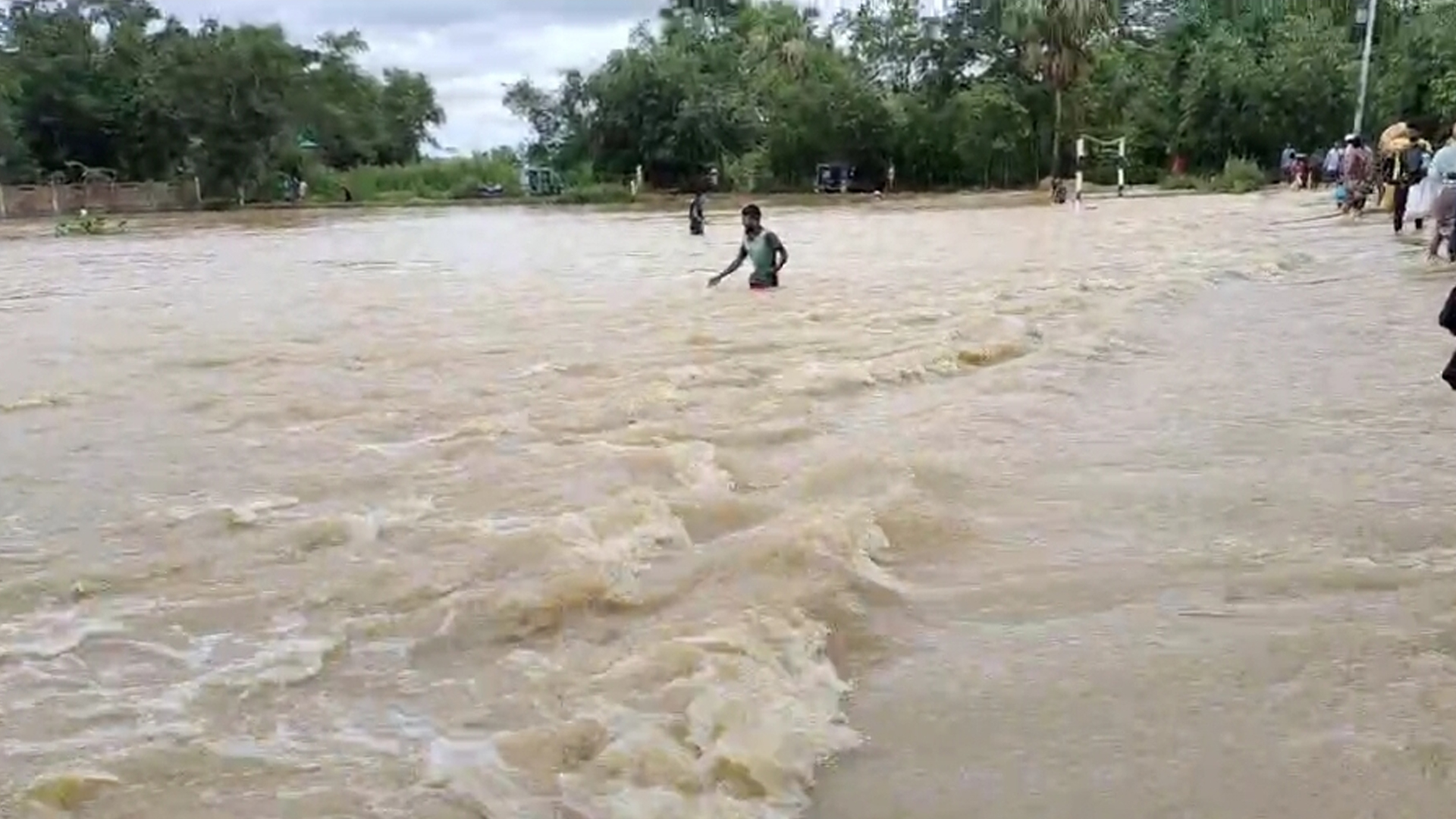 Flood alert for north-east as water levels rise in major rivers