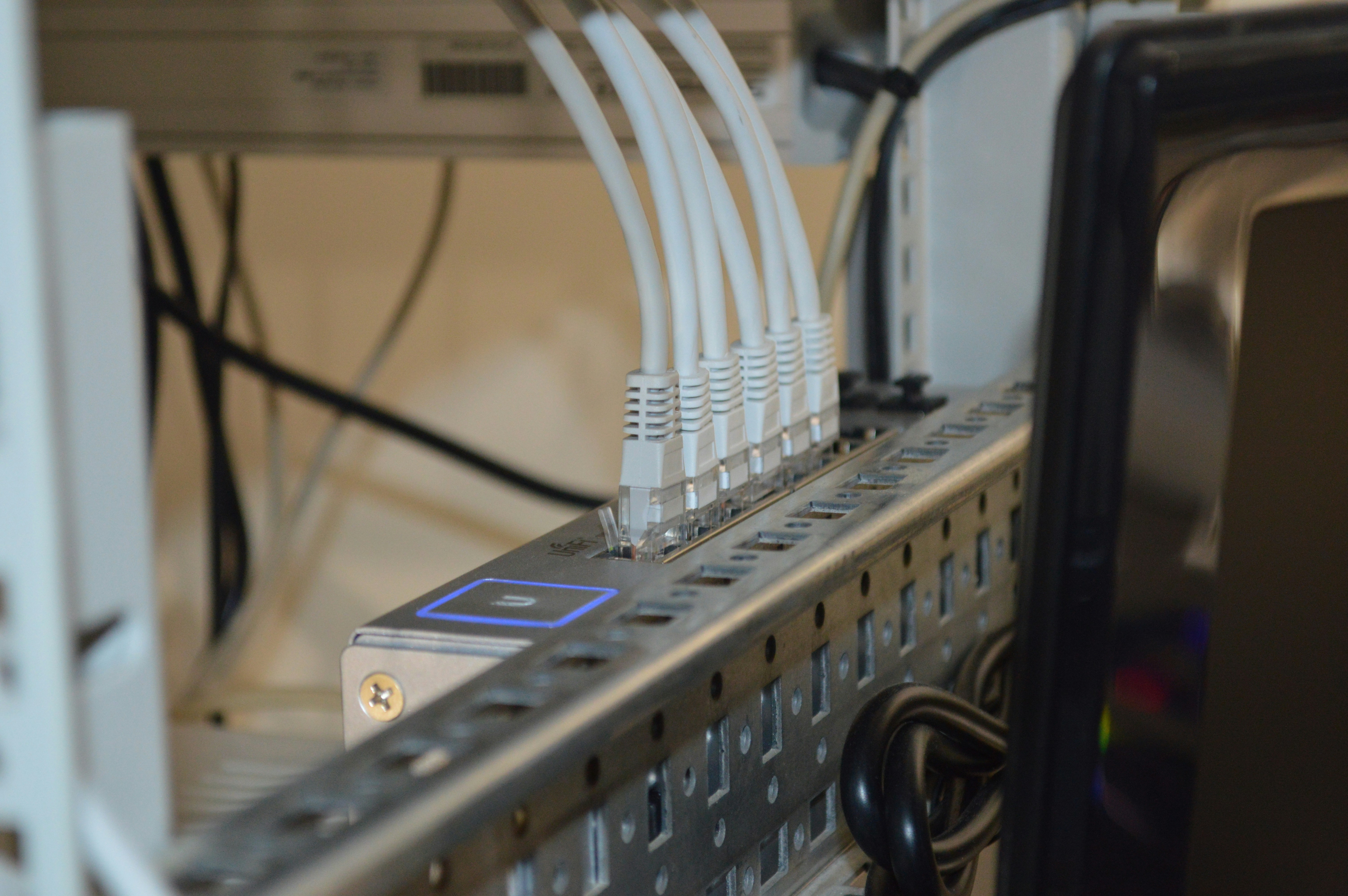 Submarine Cables cuts bandwidth prices by 10%