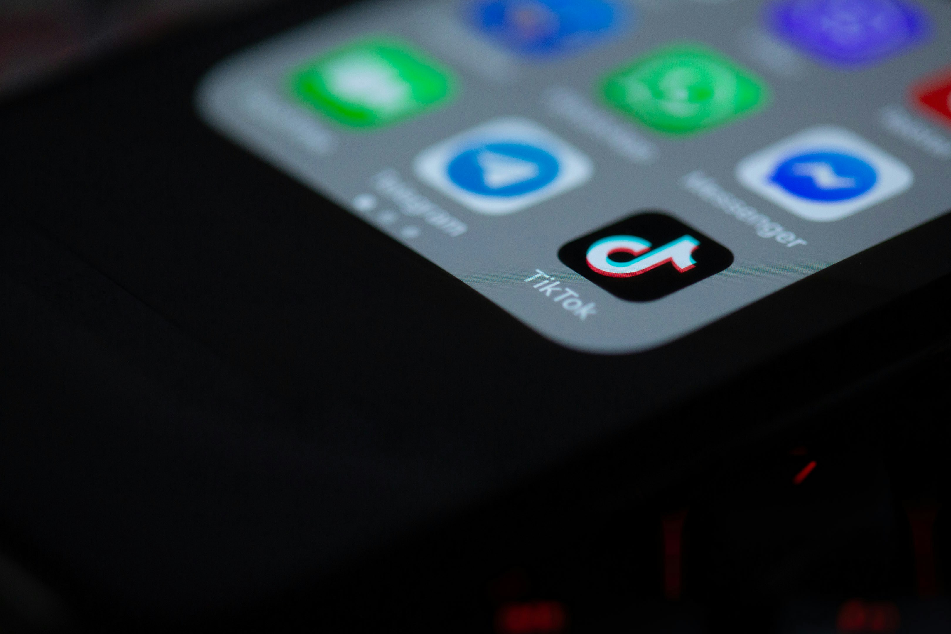 US lawmakers tell Apple, Google to prepare for the removal of TikTok by January