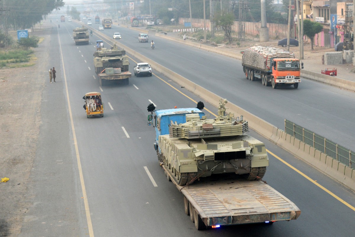Dozens killed as India, Pakistan clash in worst violence in decades