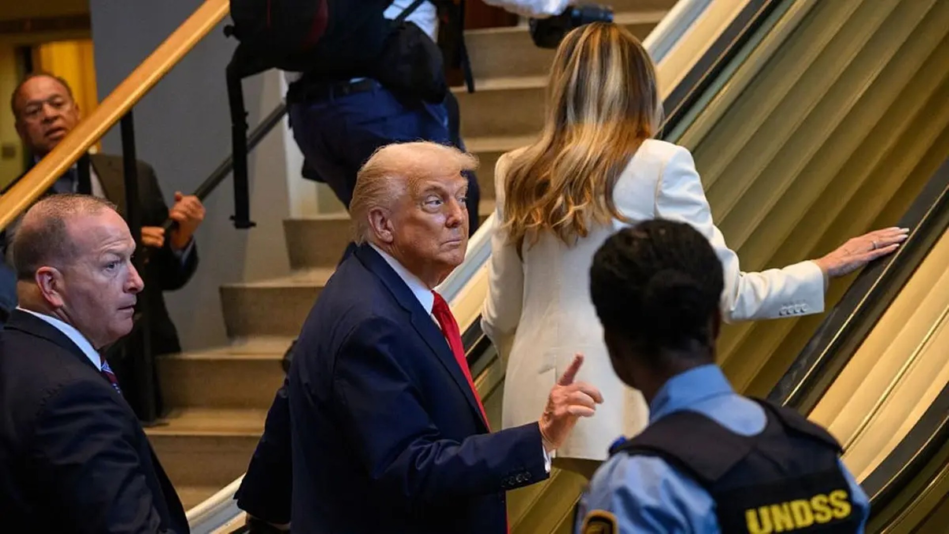 Escalatorgate: White House urges probe into Trump UN malfunctions