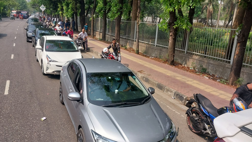 vehicles-queue.jpg