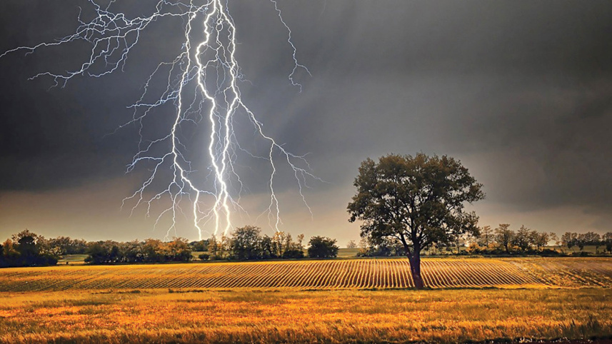 Lightning.jpg