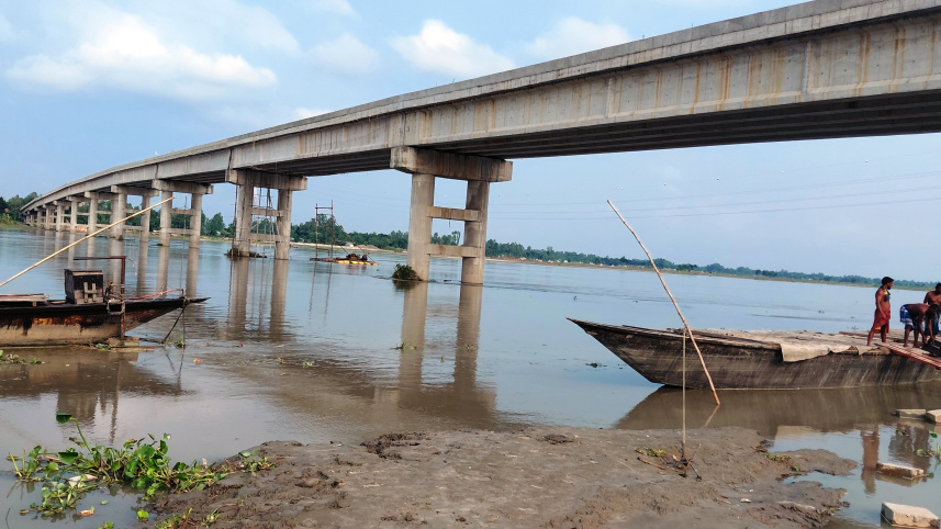 Although the main structure of the 655-metre bridge has been completed, it has yet to open to traffic. Photo: Star