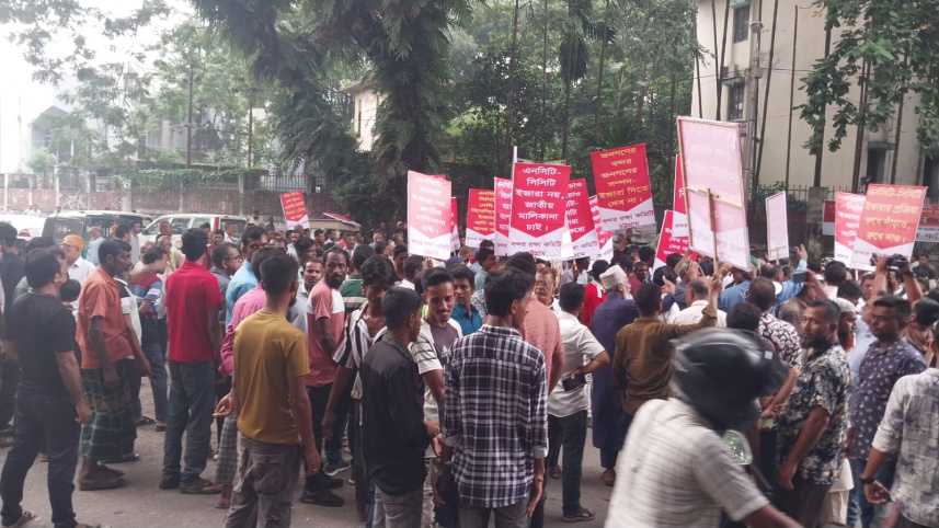 Several hundred leaders and activists of political and workers’ organisations joined the demonstration. Photo: Star