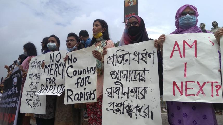 DU-rape-protest.jpg