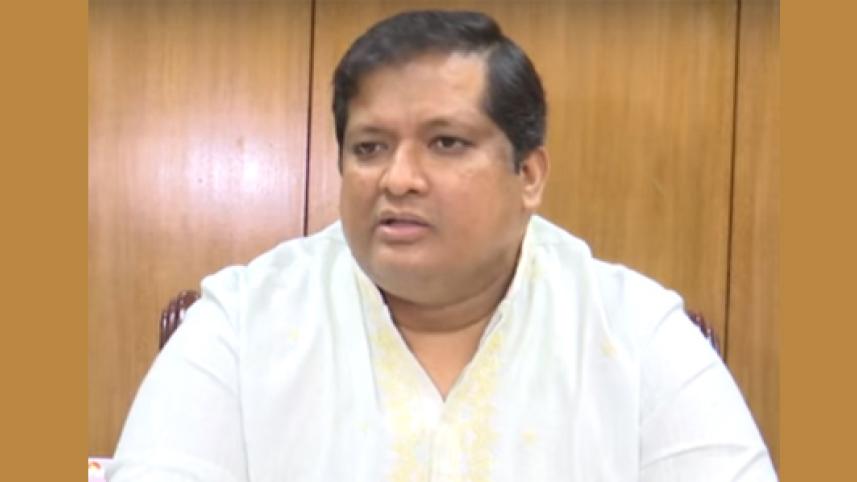 Sports minister.jpg