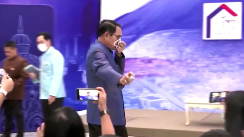 thai pm.JPG