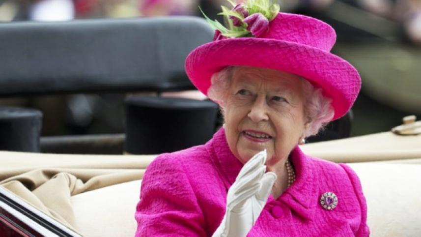 queen-elizabeth-ii-ap-wb.jpg
