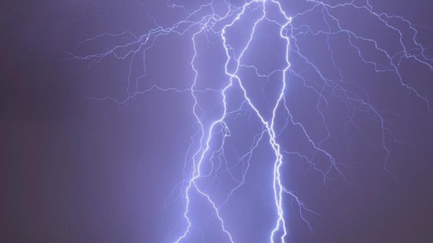 thunder_or_lightning_0.jpg