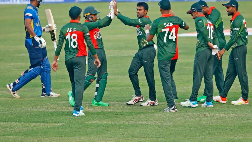 Miraz celebrates wicket.jpg