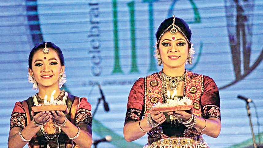 Acclaimed-Manipuri-dancer-1.jpg