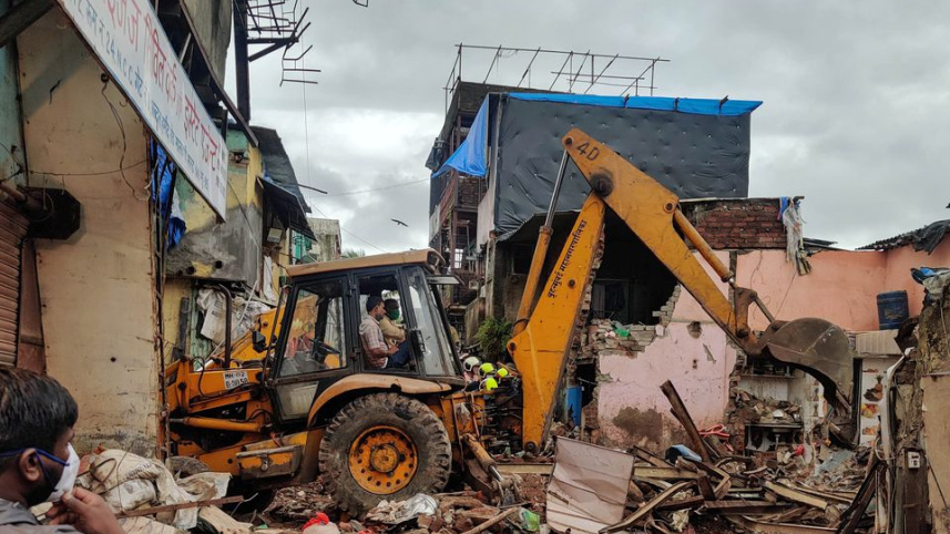 Mumbai building collapse.jpg