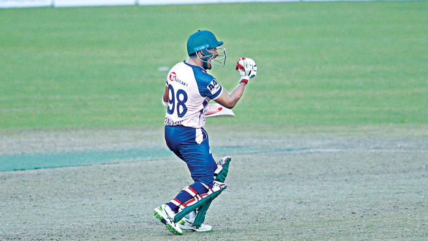 Sheikh-Jamal-batsman-Mohammad-Ashraful.jpg