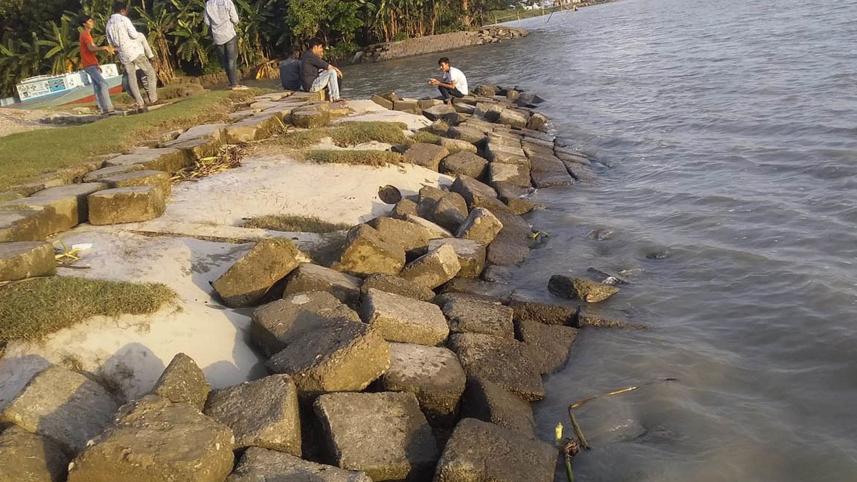 Amtali-town-protection-dyke-erosion-threat.jpg
