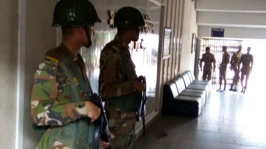 Army-men.jpg