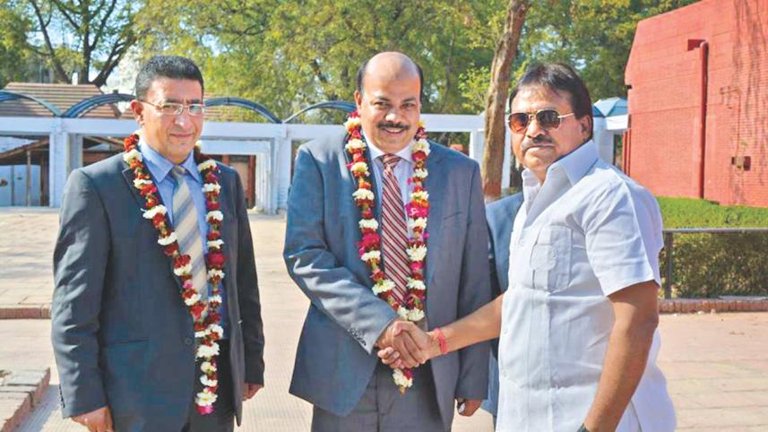 aslam.jpg