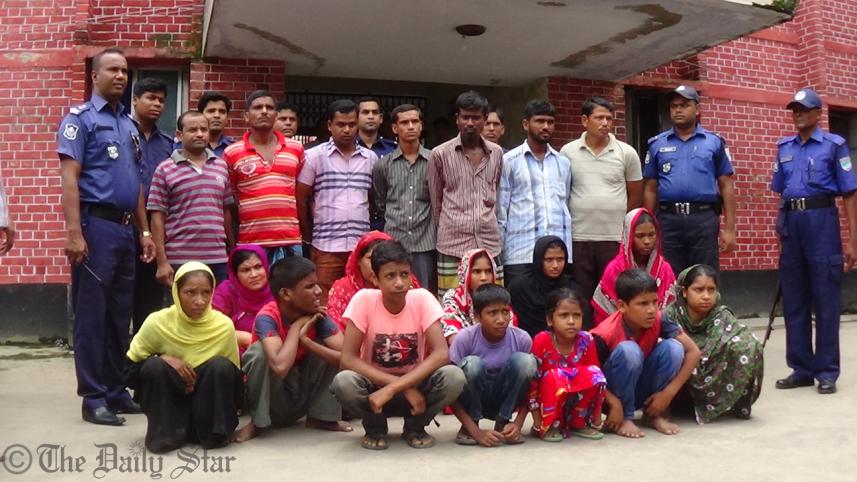 Bagerhat-trafiking-pic-02-wb.jpg