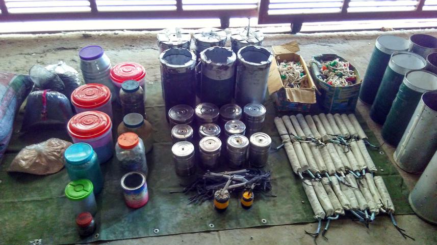bomb-4-web.jpg