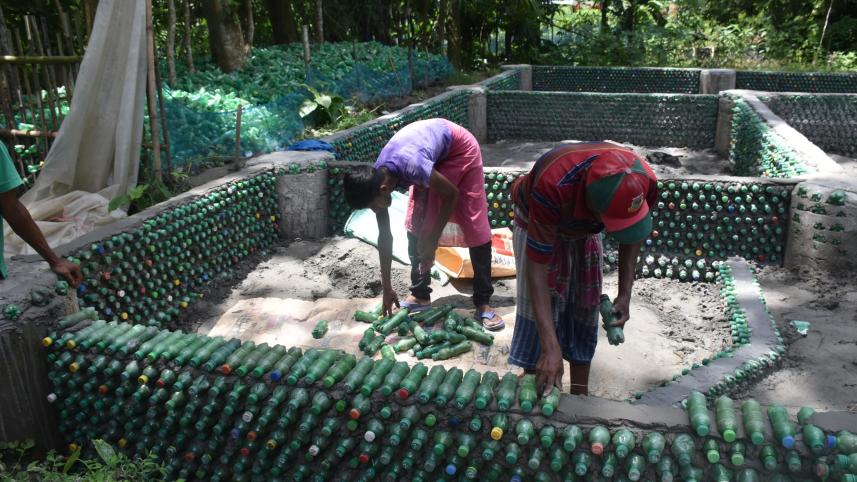 bottle house.jpg