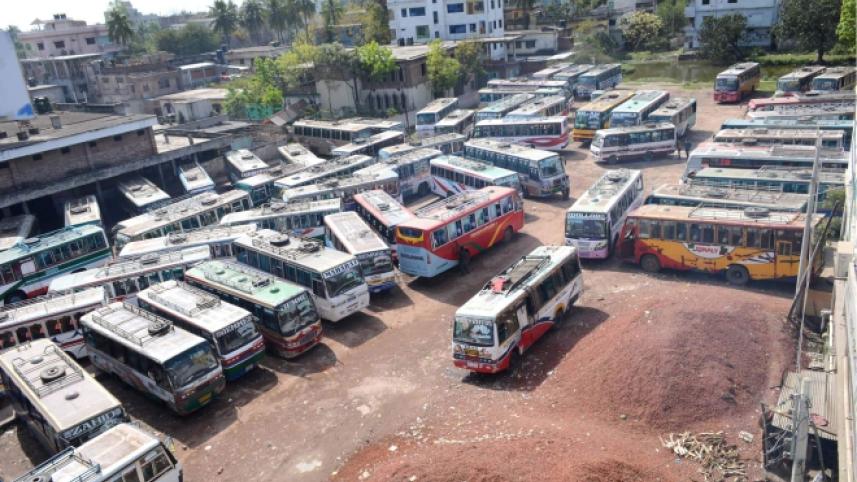 buses-lie-stranded.jpg