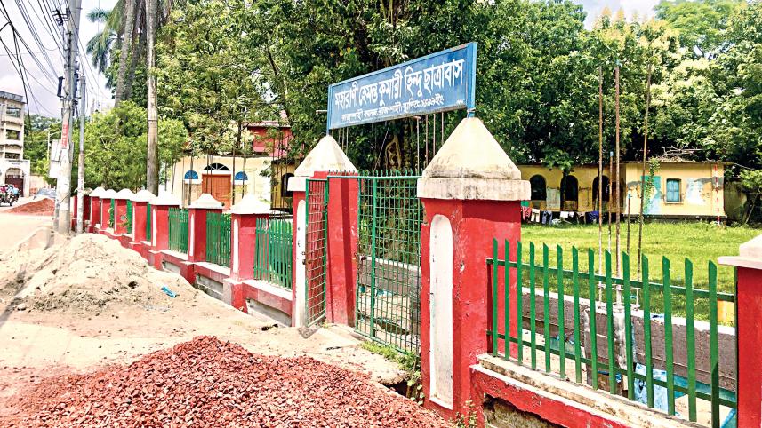 century-old-boundary-wall-of-Rajshahi-College.jpg