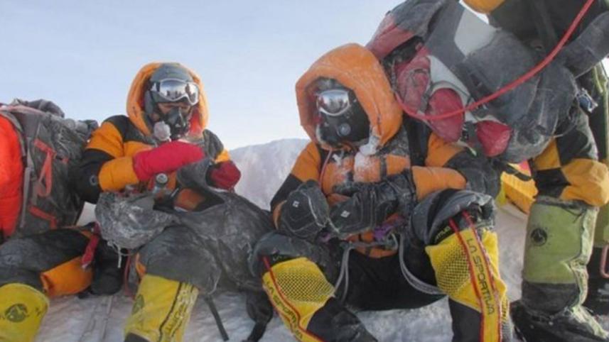 everest couple new.jpg