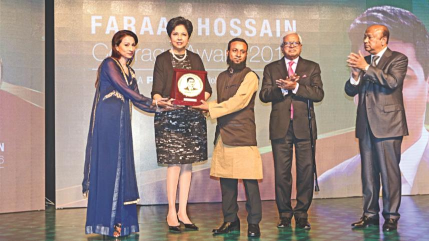 faraz award.jpg