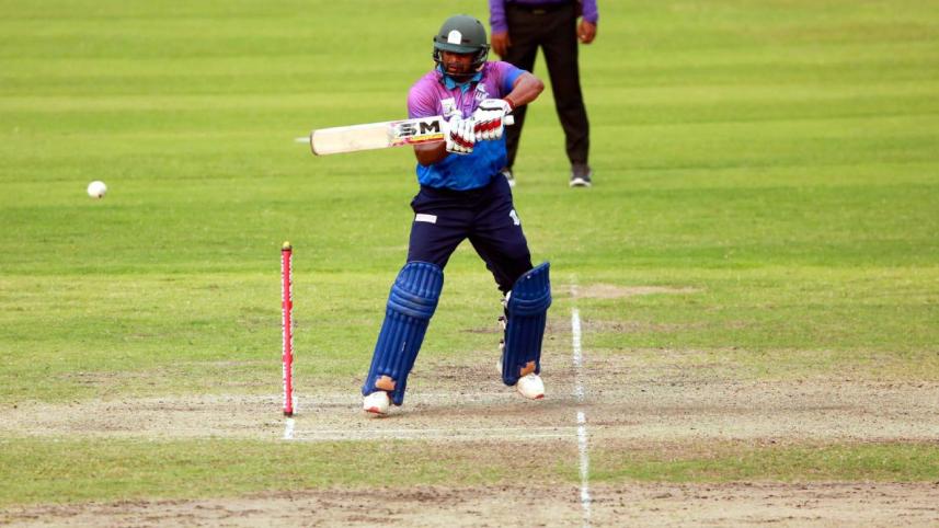 Mizanur Rahman and Fazle Mahmud both hit hundreds 