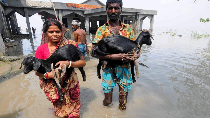 Flood worsens.jpg