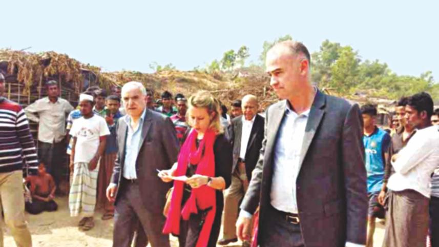 foreigners in rohingya camp.jpg