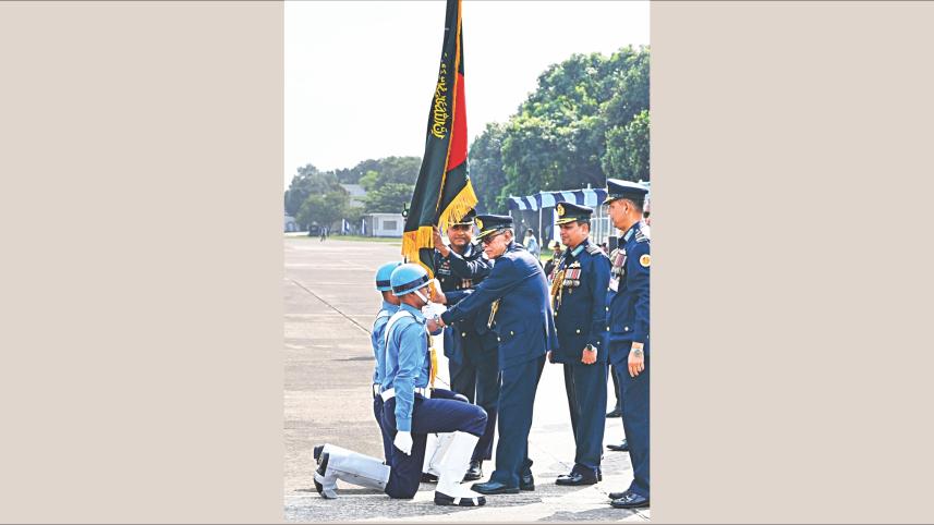 hamid awards air force members.jpg