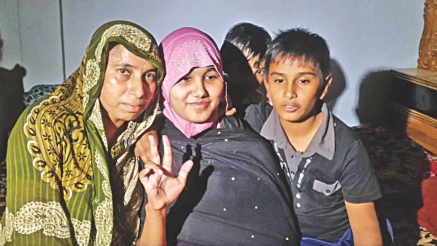 khadiza happy.jpg