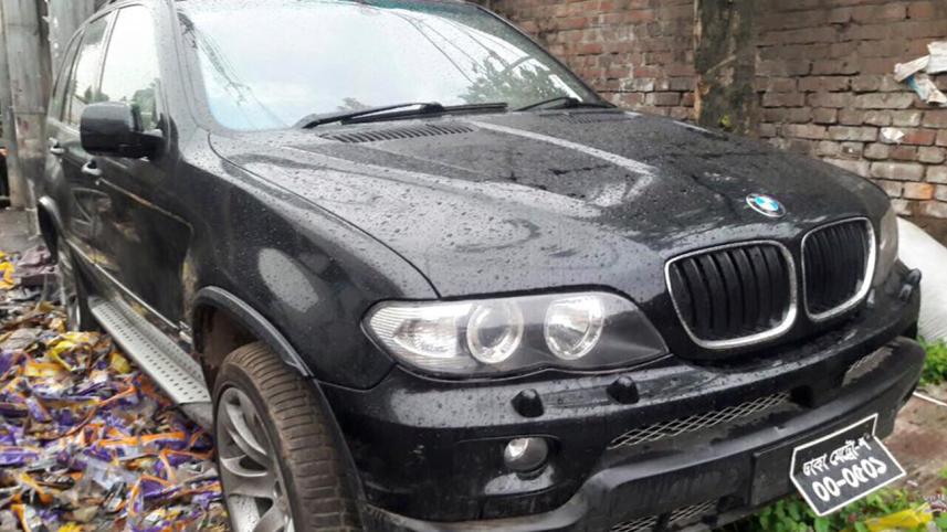 luxury car-wb.jpg