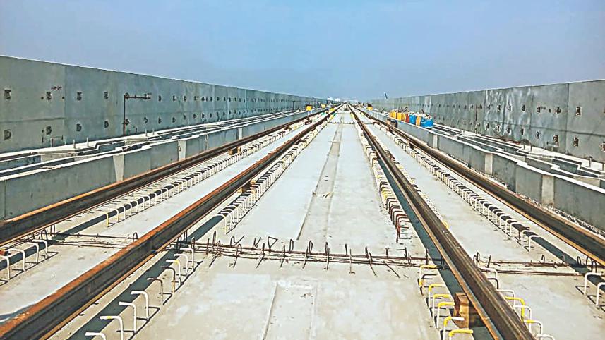 metro rail.jpg
