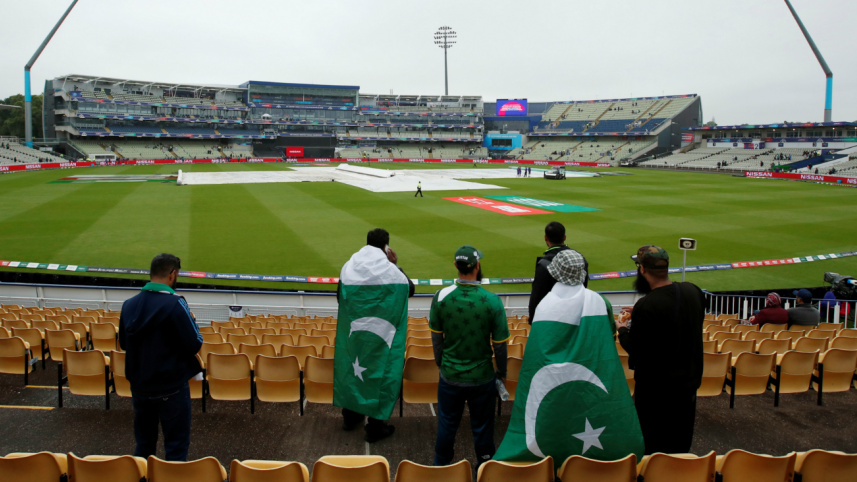 Pakistan fans.jpg