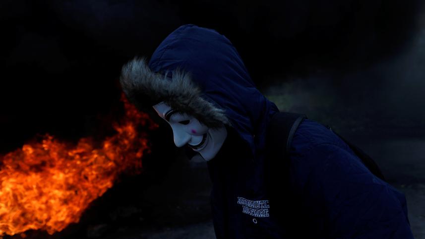 Palestinian-protestor-web.jpg