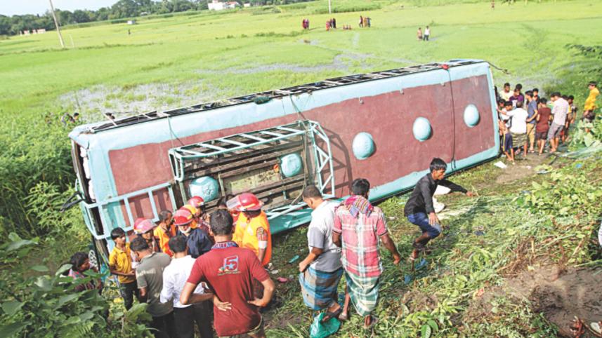 raod accident tangail.jpg
