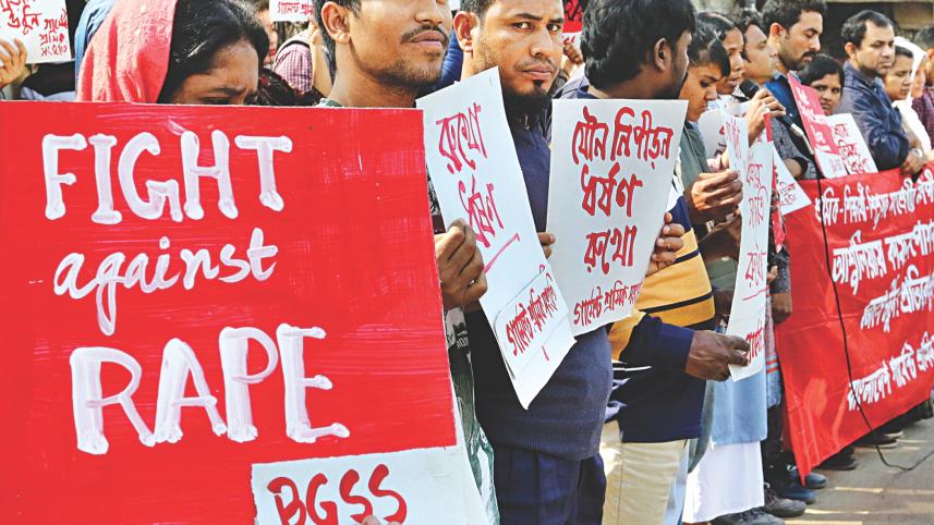 rmg workers human chain.jpg