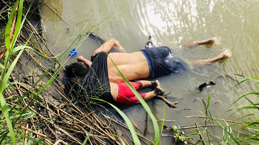 Salvadoran migrant Oscar Alberto Martinez Ramirez and his daughter Valeria.jpg