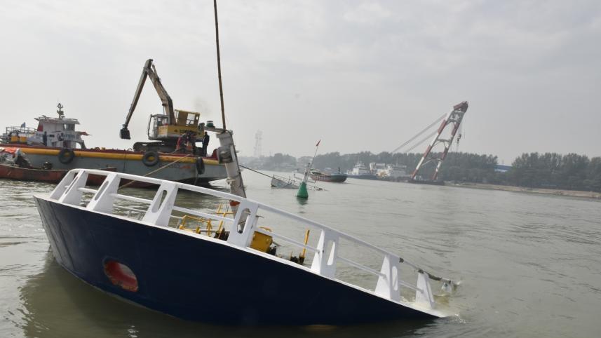 salvage clinker-laden vessel.jpg